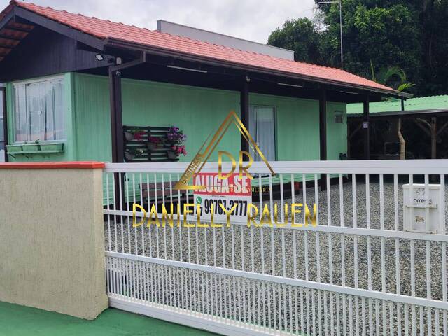 #238 - Casa para Locação em Balneário Piçarras - SC